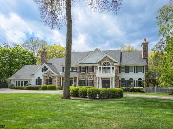 9 Green Hill Rd, Chester, NJ 07930