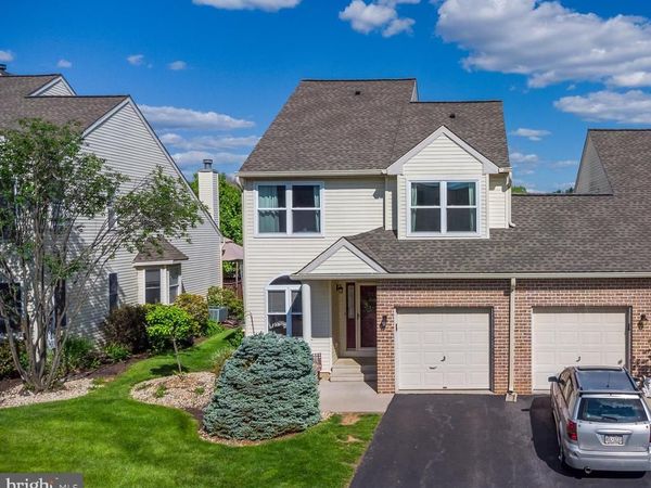 323 SURREY PLACE, MACUNGIE, PA 18062