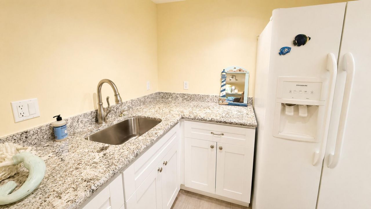 88500 Overseas Highway, Unit APT 424, Tavernier, FL 33070 Photo