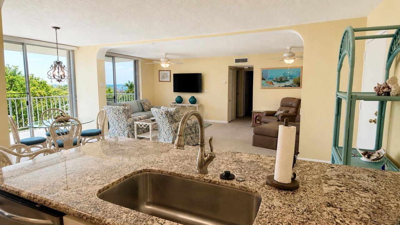88500 Overseas Highway, Unit APT 424, Tavernier, FL 33070 Photo