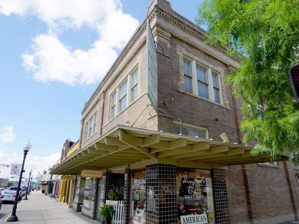 321 N Main ST, Taylor, TX 76574