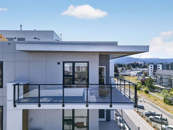 777 Station Ave, Unit #302, Langford, BC V9B 2S1