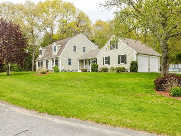 13 Bow Dr, Acushnet, MA 02743