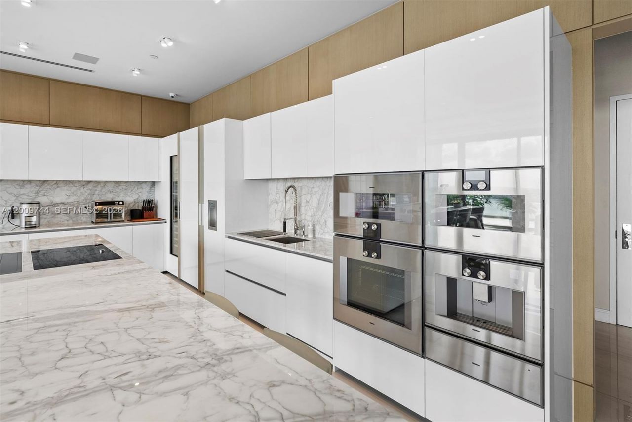 10201 Collins Ave , Unit UPH2803, Bal Harbour, FL 33154 Photo