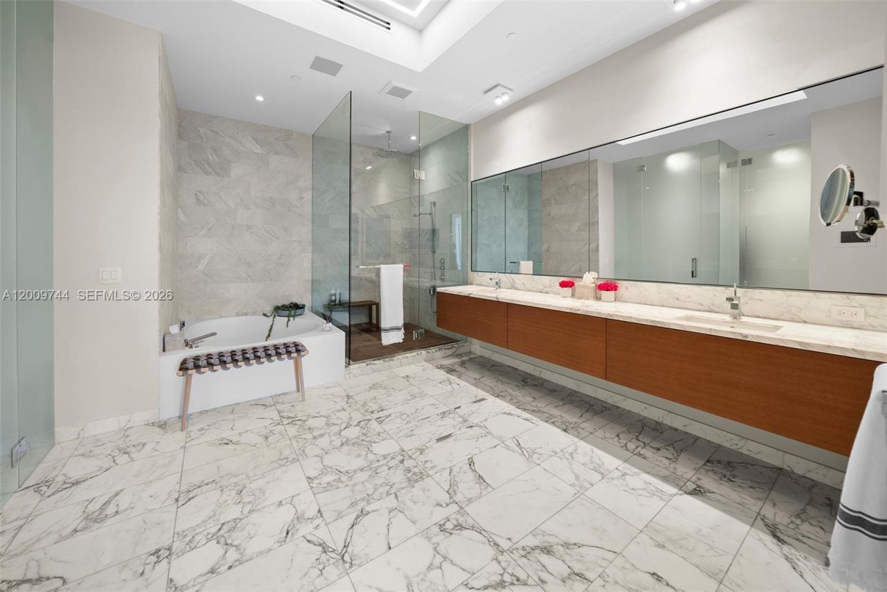 10201 Collins Ave , Unit UPH2803, Bal Harbour, FL 33154 Photo