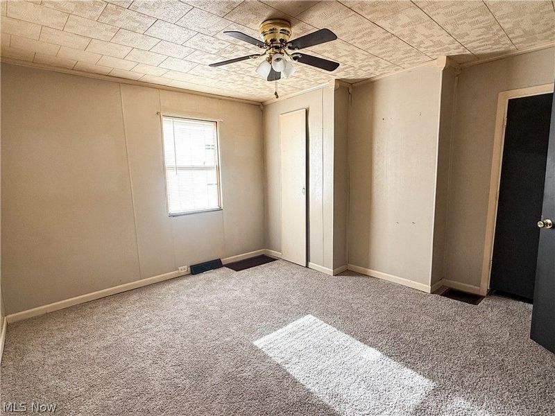583 E 1st Street, Uhrichsville, OH 44683 Photo 12