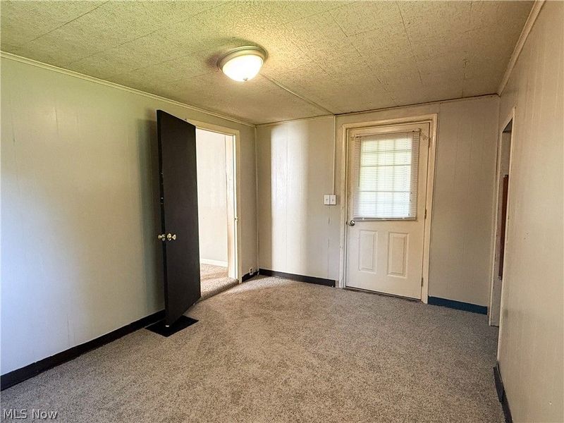 583 E 1st Street, Uhrichsville, OH 44683 Photo 13