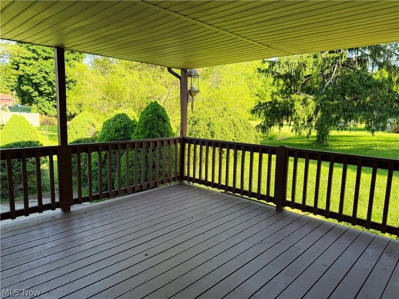 583 E 1st Street, Uhrichsville, OH 44683 Photo 3