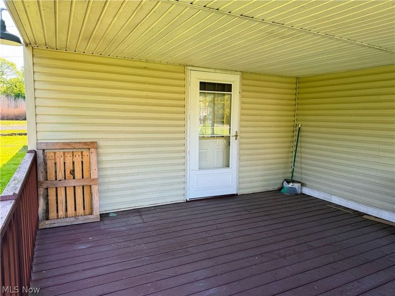 583 E 1st Street, Uhrichsville, OH 44683 Photo 4