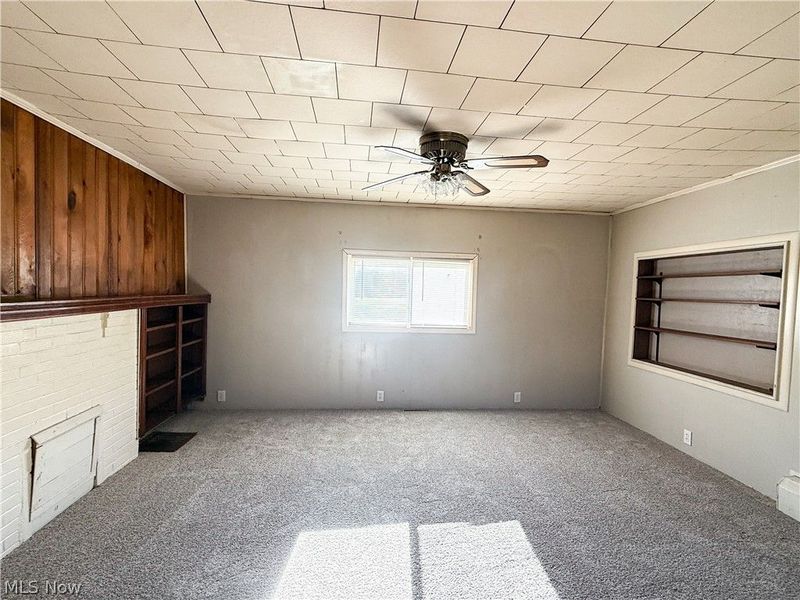 583 E 1st Street, Uhrichsville, OH 44683 Photo 8