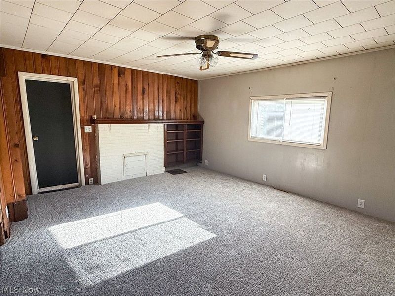 583 E 1st Street, Uhrichsville, OH 44683 Photo 9