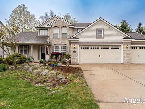 3528 Birch Knoll Drive SE, Grand Rapids, MI 49512