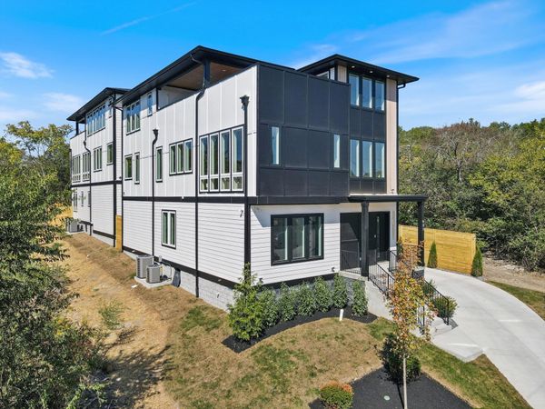 421 Monticello St , Nashville, TN 37207