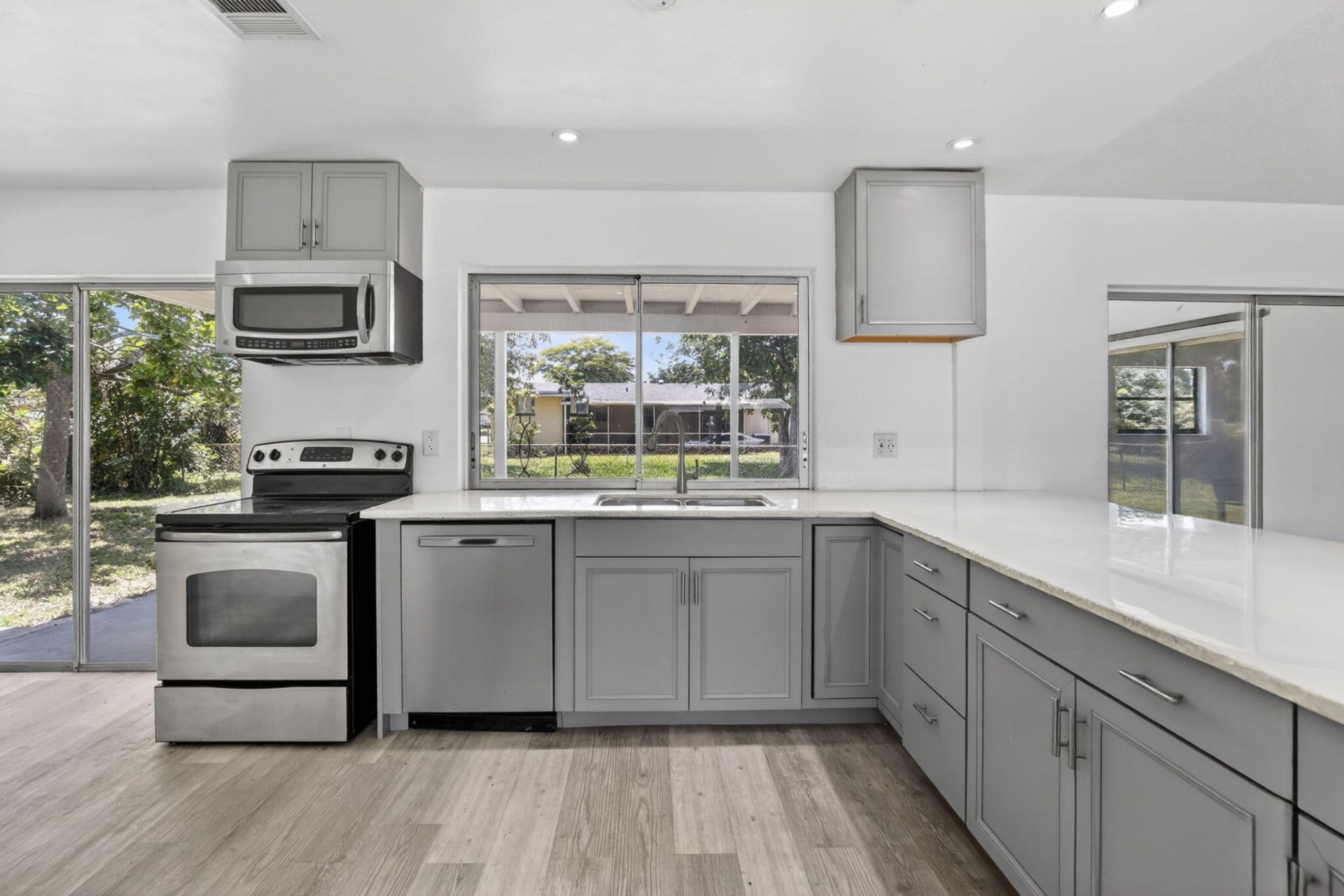 5804 NW 14th Street, Sunrise, FL 33313 Photo