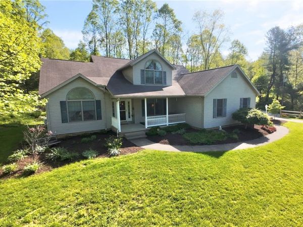 7714 Lucerne Dr , Millersburg, OH 44654