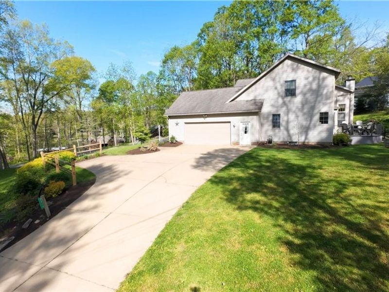 7714 Lucerne Dr, Millersburg, OH 44654 Photo 3