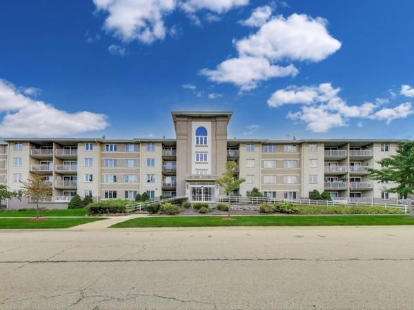 440 E Montrose Avenue , Unit 402, Wood Dale, IL 60191