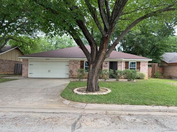 6415 Elm Springs Drive, Arlington, TX 76001