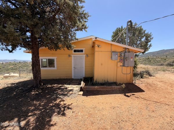 9275 E CHESTNUT HILL Avenue, Dewey, AZ 86327