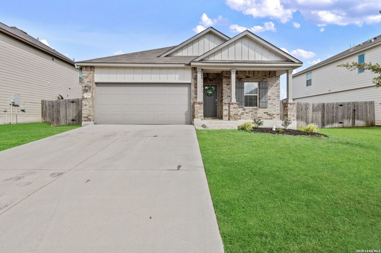 729 Tupelo Tank Dr, New Braunfels, TX 78130 Main Photo