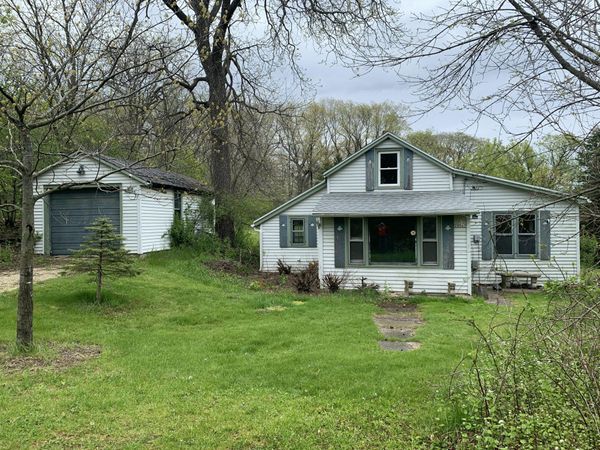 N76W28065 Center Oak Rd, Merton, WI 53029