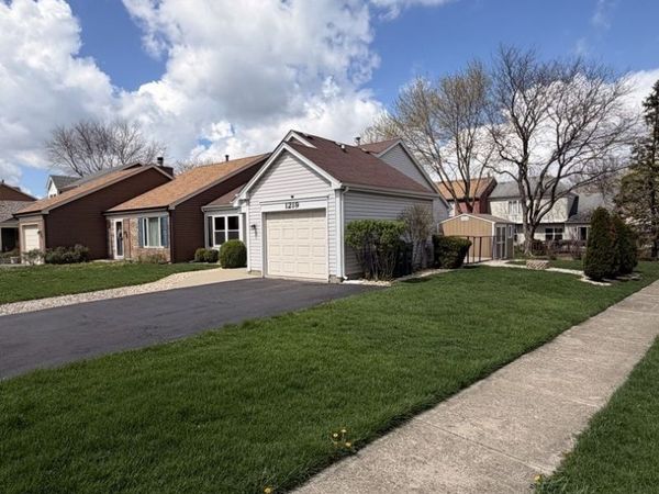 1219 Huntington Drive, Mundelein, IL 60060