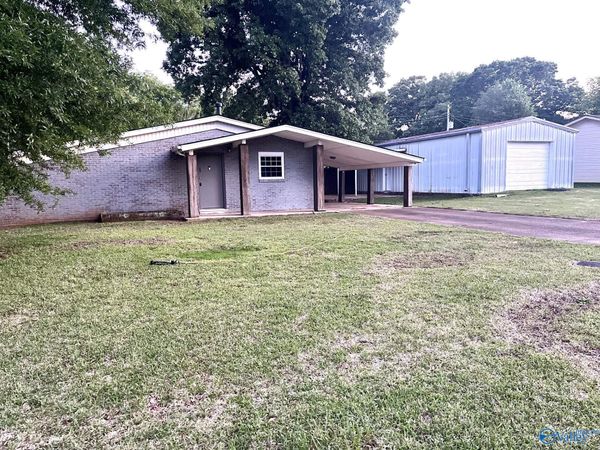 1612 Tennessee Street, Sheffield, AL 35660