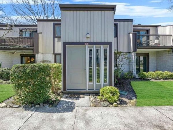 65 Richmond Boulevard , Unit 1B, Ronkonkoma, NY 11779
