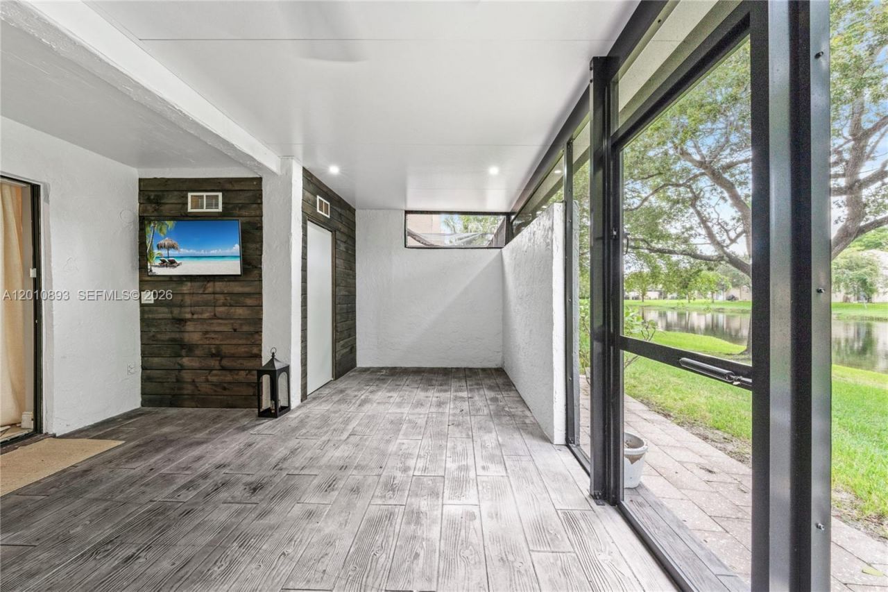 1140 NW 99th Ave , Unit 70, Pembroke Pines, FL 33024 Photo