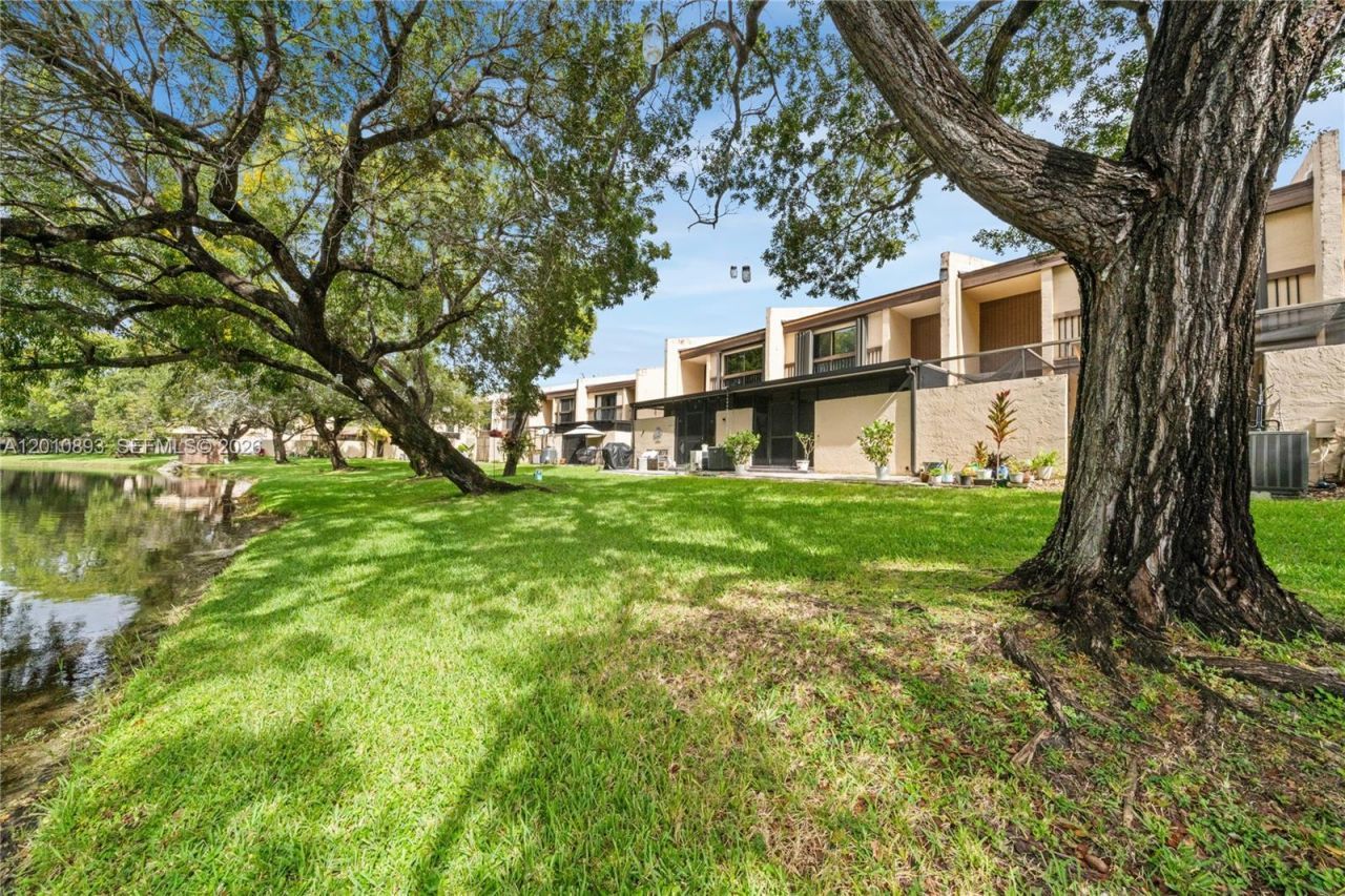 1140 NW 99th Ave , Unit 70, Pembroke Pines, FL 33024 Photo