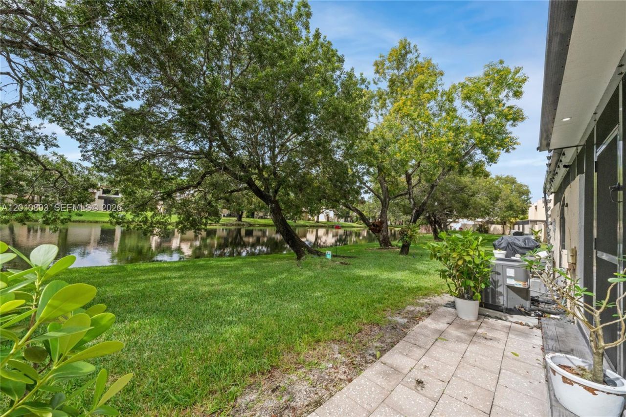 1140 NW 99th Ave , Unit 70, Pembroke Pines, FL 33024 Photo