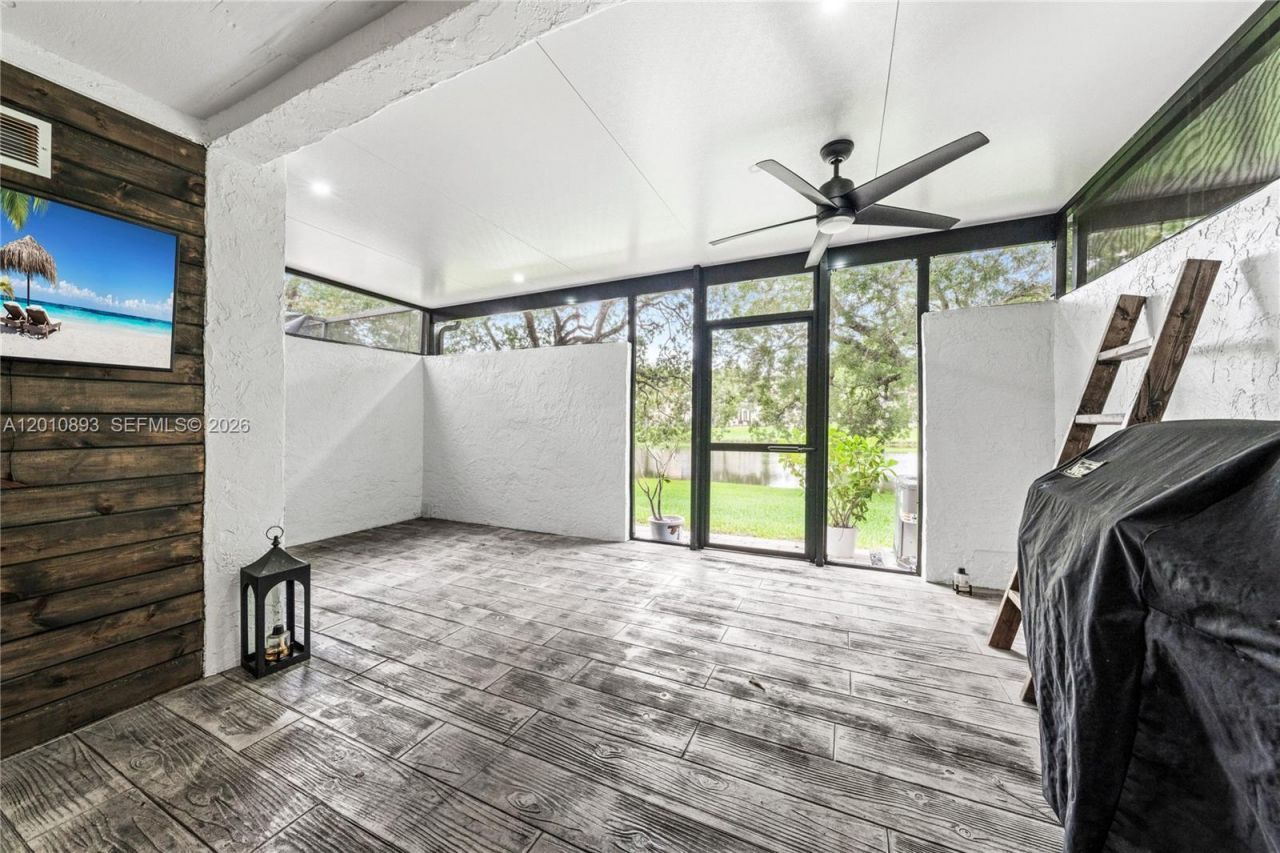 1140 NW 99th Ave , Unit 70, Pembroke Pines, FL 33024 Photo