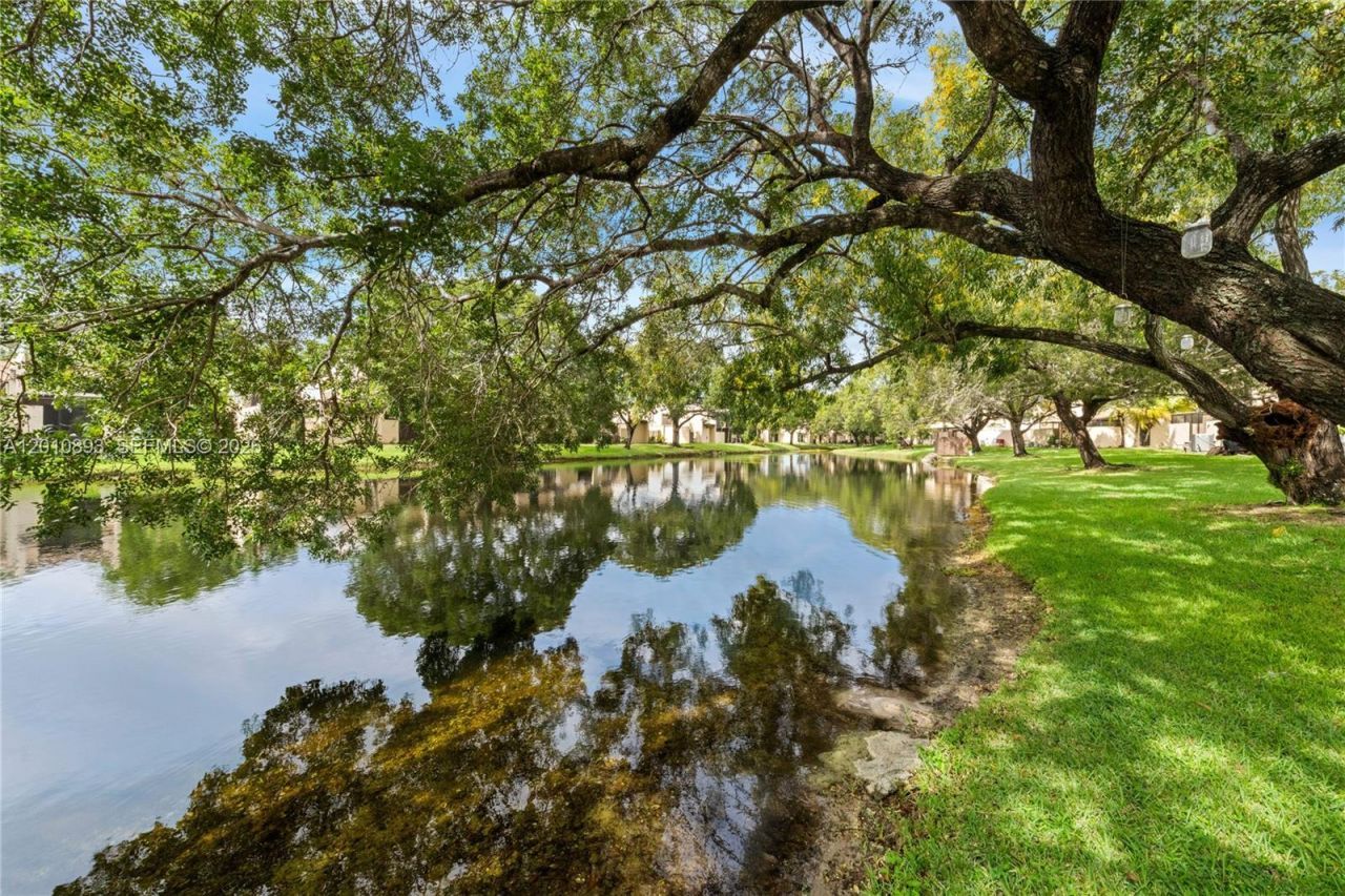 1140 NW 99th Ave , Unit 70, Pembroke Pines, FL 33024 Photo