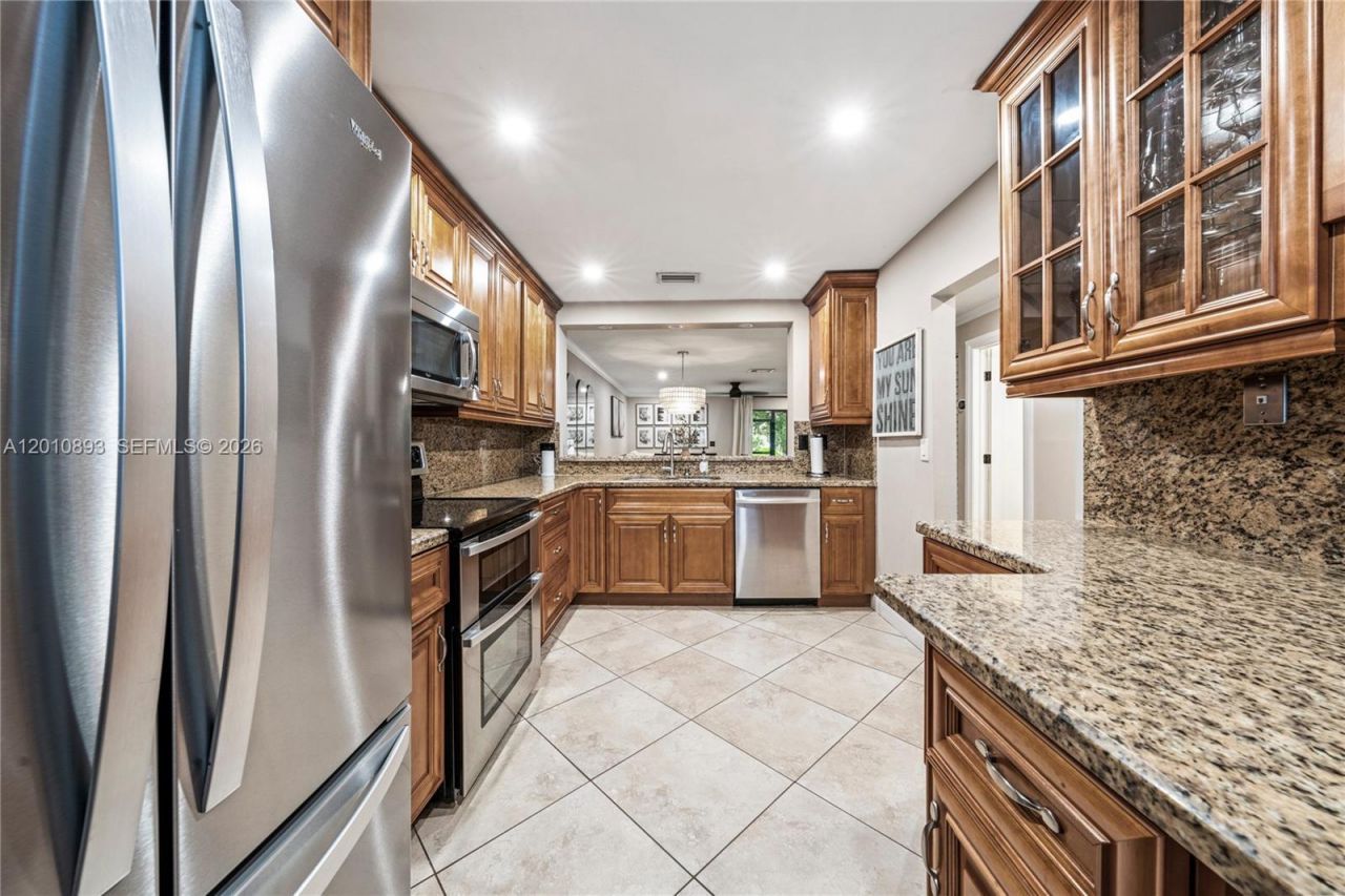 1140 NW 99th Ave , Unit 70, Pembroke Pines, FL 33024 Photo
