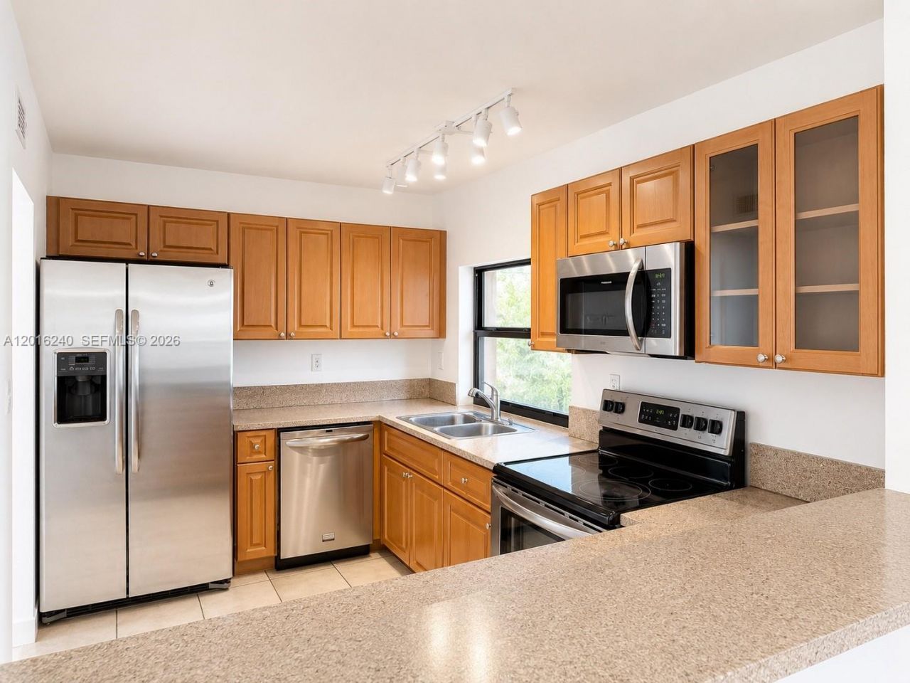 555 NE 30th St , Unit 404, Miami, FL 33137 Photo