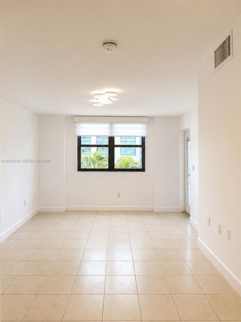 555 NE 30th St , Unit 404, Miami, FL 33137 Photo