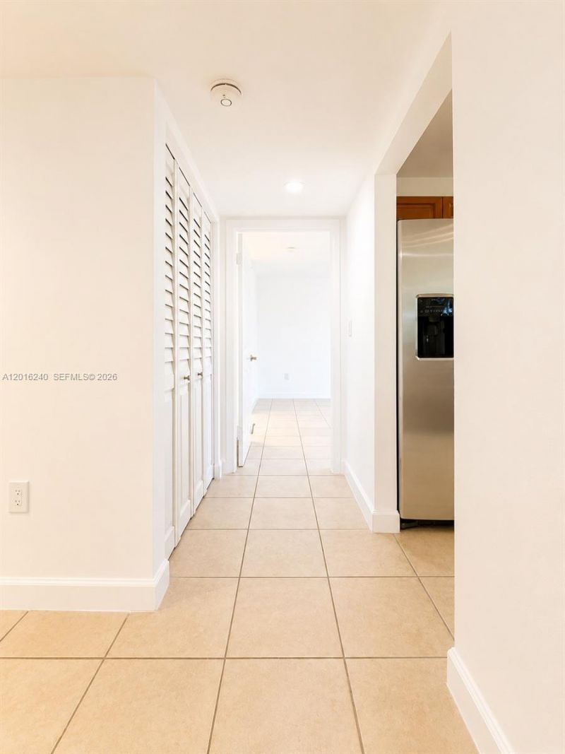 555 NE 30th St , Unit 404, Miami, FL 33137 Photo
