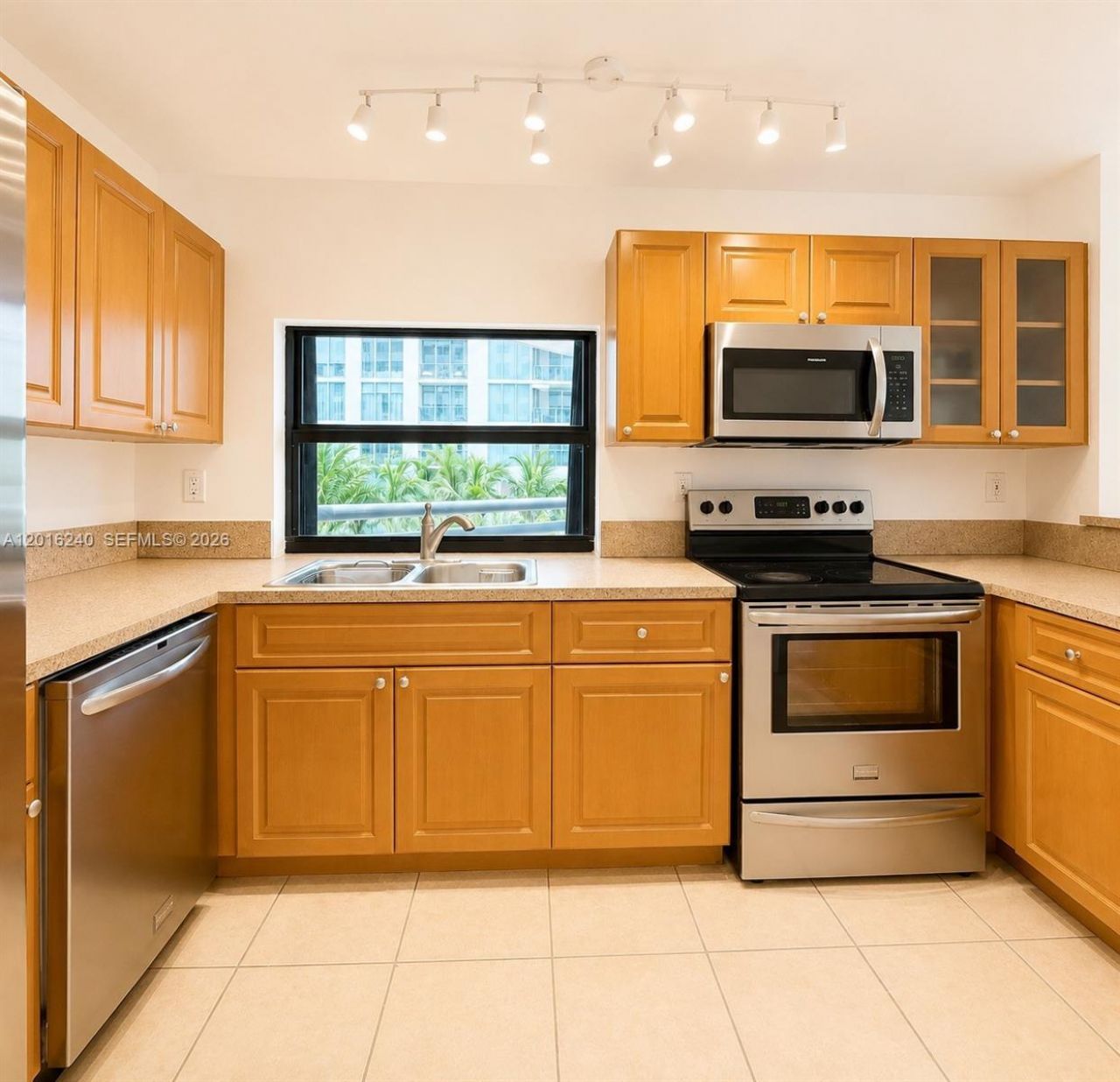 555 NE 30th St , Unit 404, Miami, FL 33137 Photo