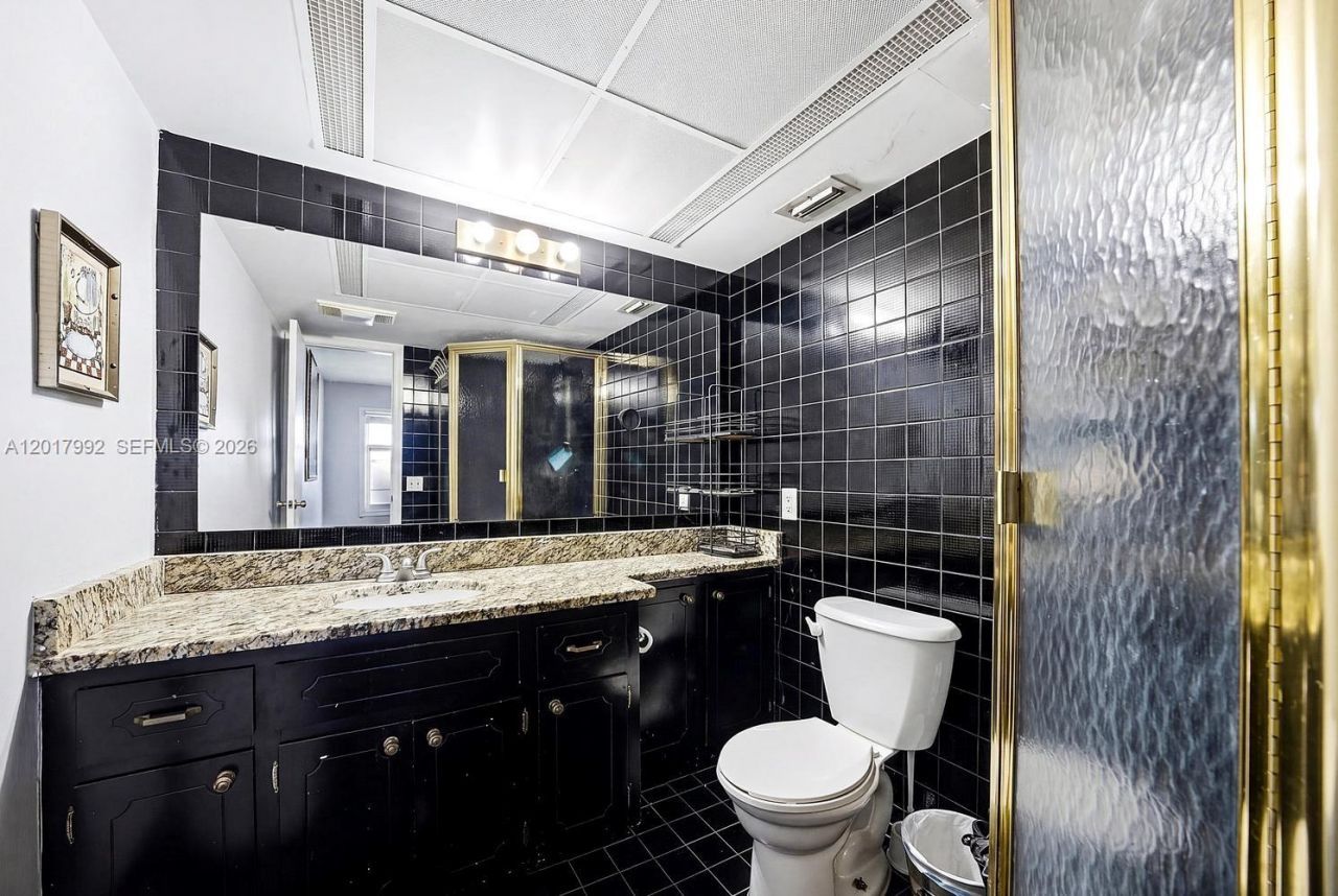 3121 NE 51st St , Unit 205E, Fort Lauderdale, FL 33308 Photo