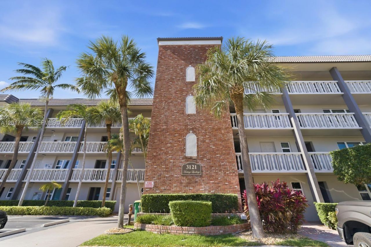 3121 NE 51st St , Unit 205E, Fort Lauderdale, FL 33308 Photo