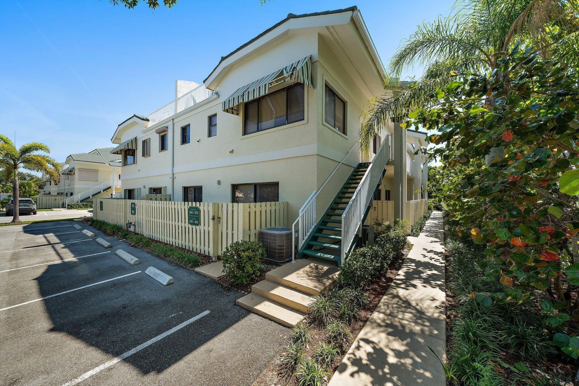 860 Bella Vista Court S, Unit 60, Jupiter, FL 33477 Photo