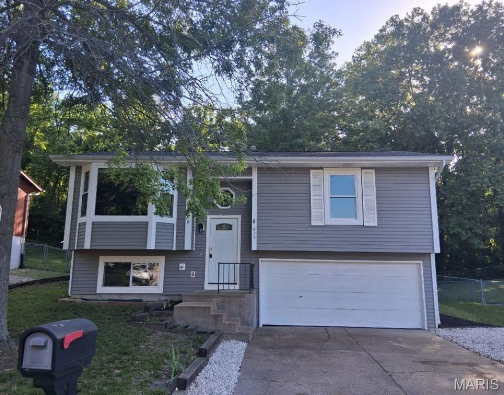829 Country Haven Drive, Imperial, MO 63052 Main Photo