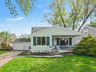 21900 Revere Street, St. Clair Shores, MI 48080