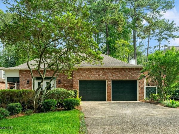 10 Moss Point Road, Hattiesburg, MS 39402
