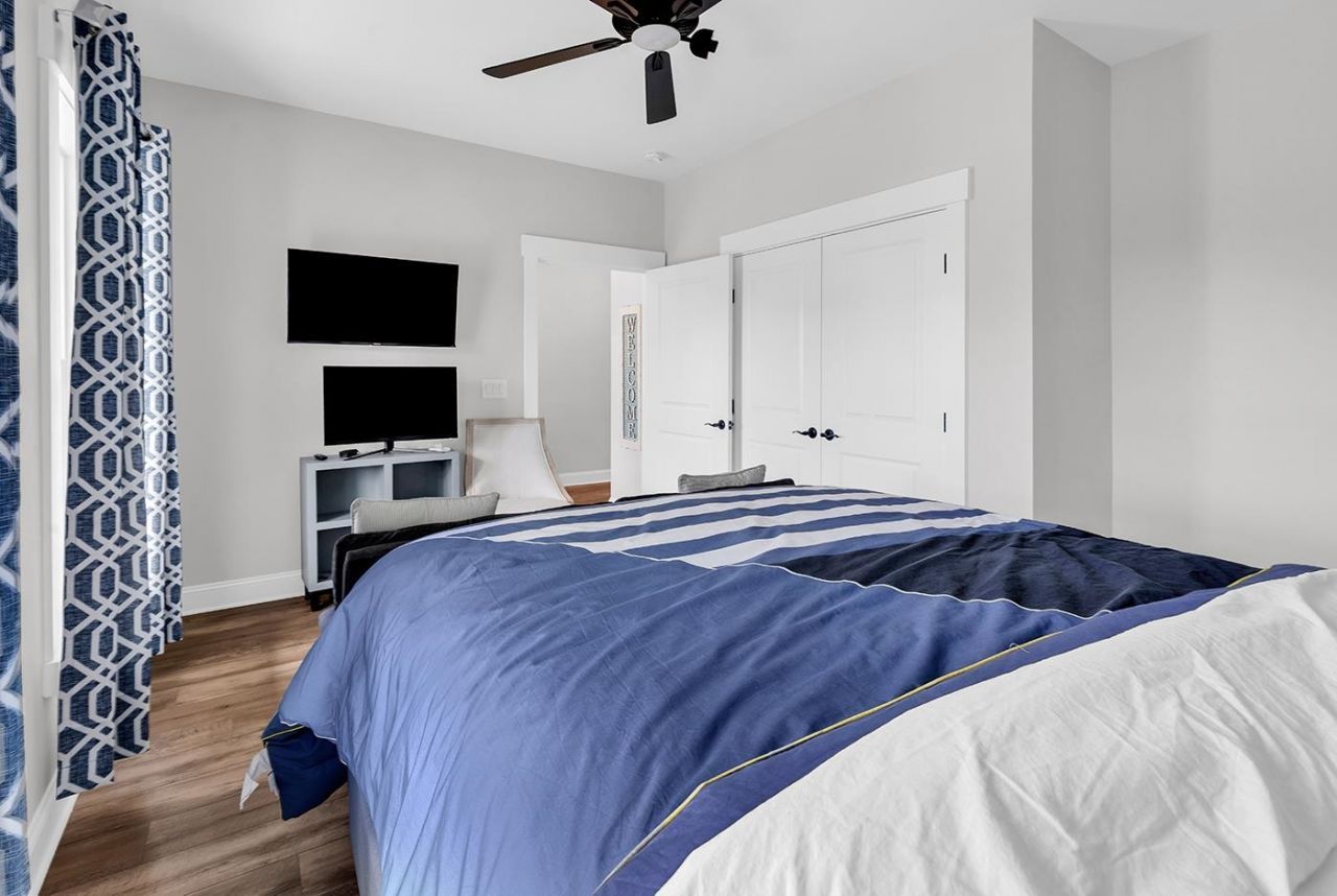 870 Fountain Ct.  Photo 18