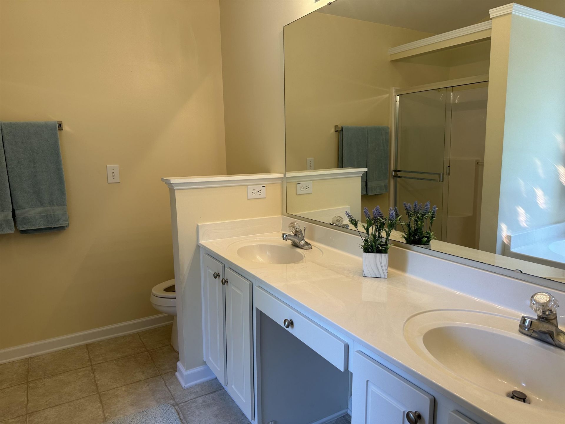 100 Barclay Dr.  Photo 12