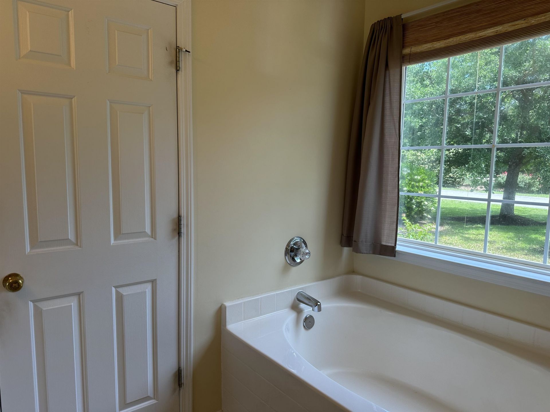 100 Barclay Dr.  Photo 13