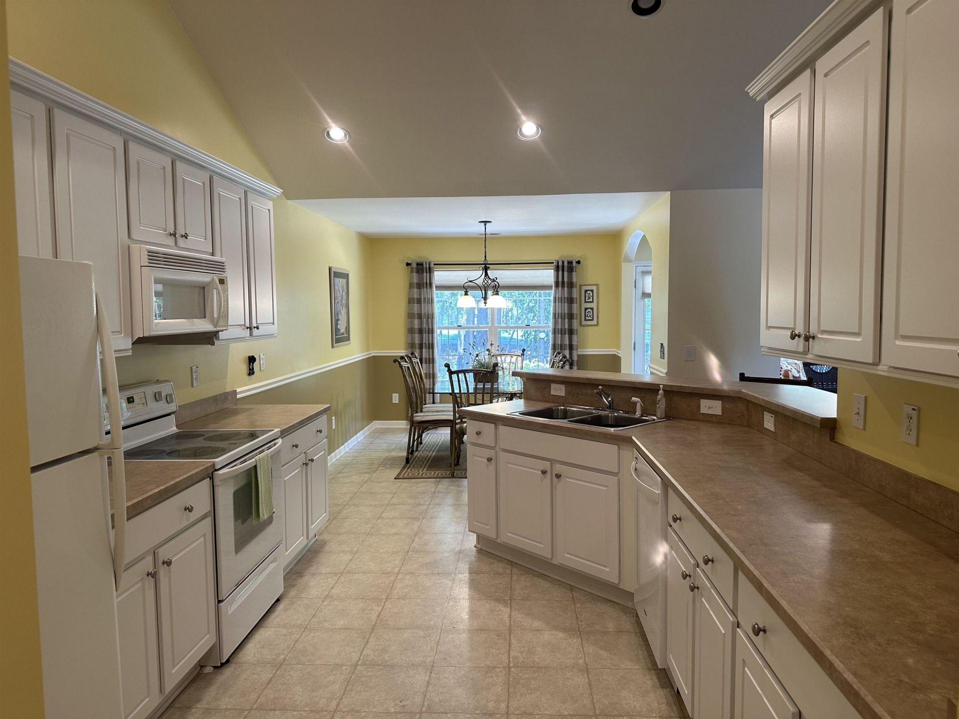 100 Barclay Dr.  Photo 4