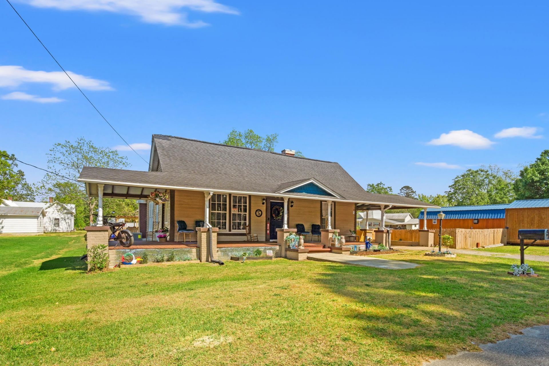 209 E Walnut St. Photo 26