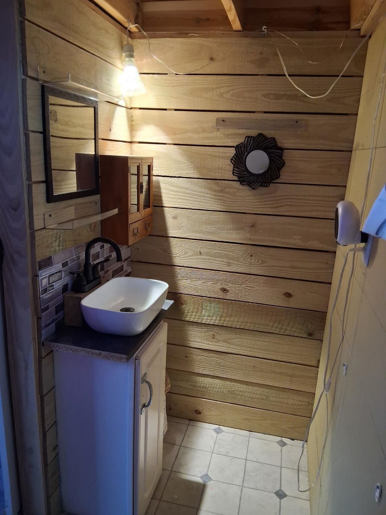 209 E Walnut St.  Photo 32